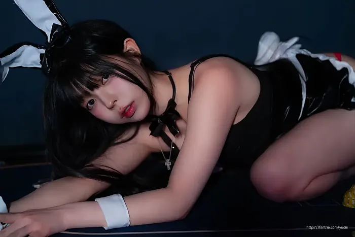 유디, PhotoBook 「Black Rabbit」