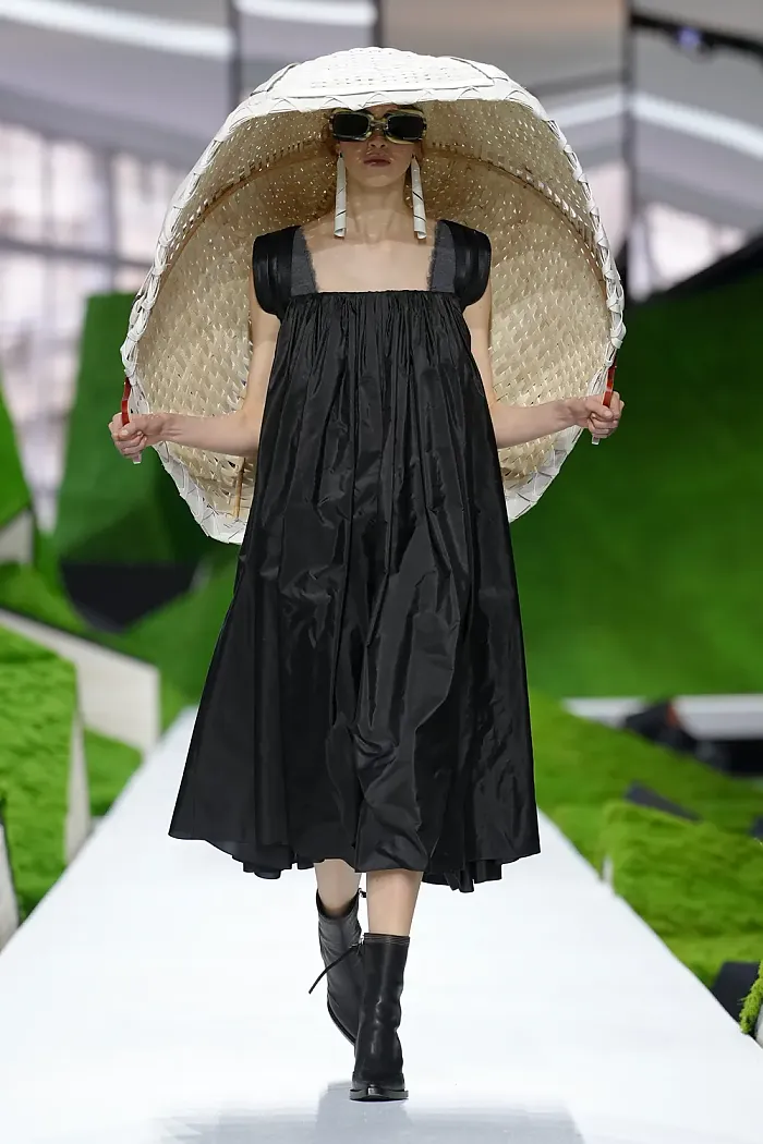 한국에서는 못 팔 듯한 루이비통 신상