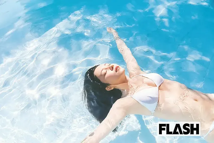 이리키 마리, 츠치다 유우카, 플래시 2025년 11월 11일호